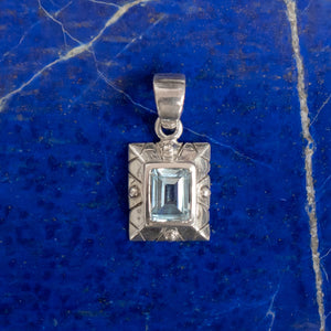 Beyond Southern Gates Vintage Blue Topaz Necklace 