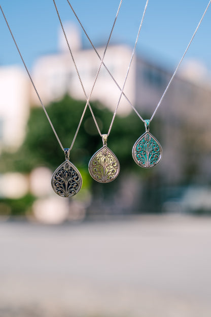 Southern Gates® Rainbow Row Tradd Pendant